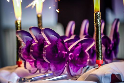 How do I integrate sponsor brands into an event?
